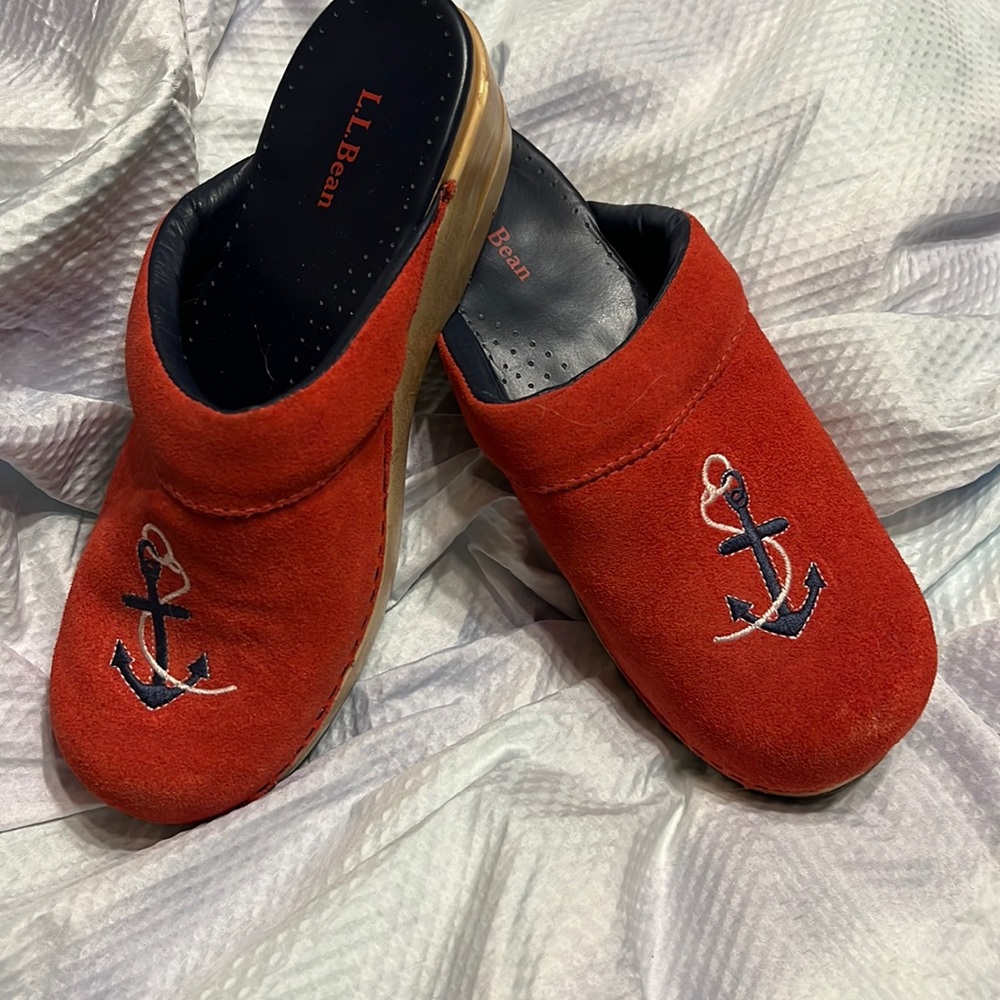 Nautical woman’s clogs With wooden heels